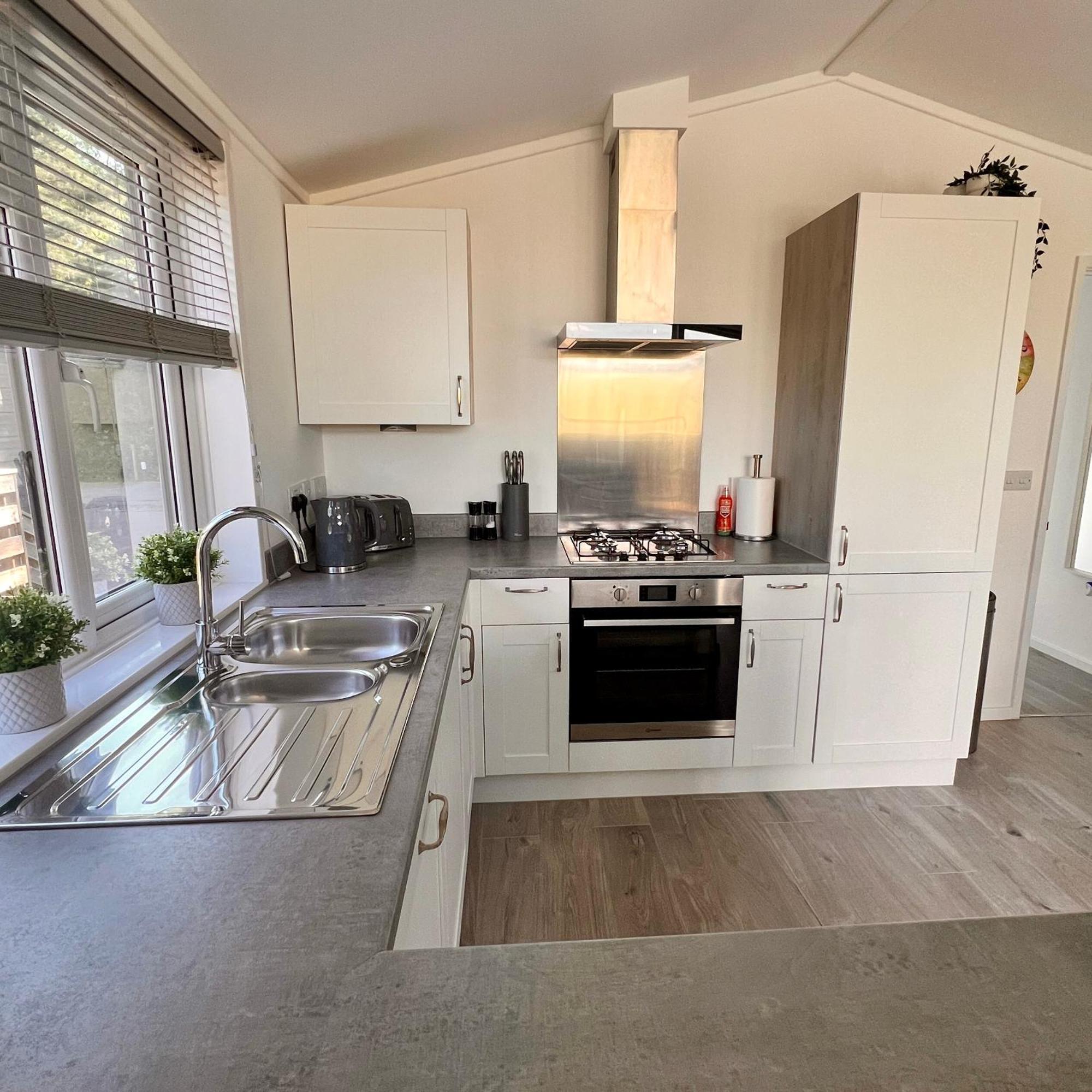 Rolo'S Lakeside Lodge With Hot Tub & Hi-Speed Wifi * Stamford